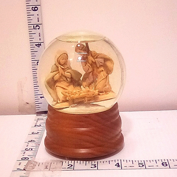 1993 Fontanini Musical Snow Glitter Globe Nativity Scene - Picture 1 of 4